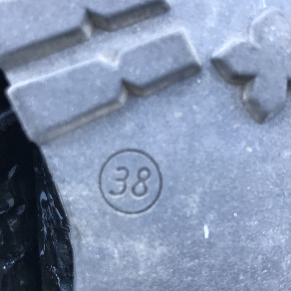 Patent leather shoes - Picture 6 of 6